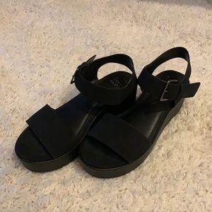 A NEW DAY PLATFORM BLACK SANDAL